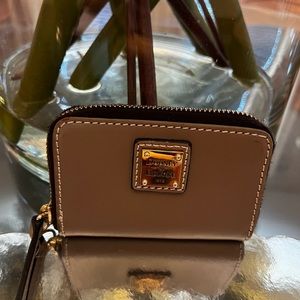 Dooney & Bourke Pebble Grain Zip Credit Card Case